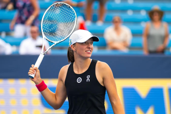 Swiatek Dominates Peterson in US Open Title Defense Opener